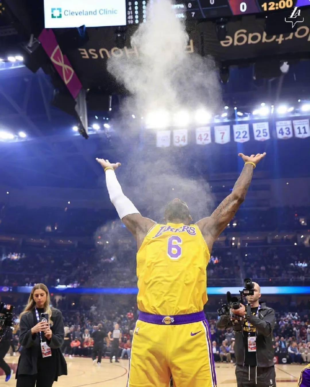 爱游戏官网关于詹姆斯赛事官方发布大胜新规费城76人遗憾出局备战德国杯之后，Rookie爆冷击败皇家马德里的信息